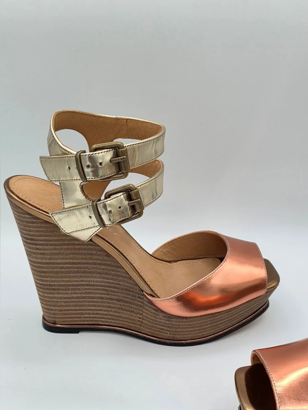 Kenneth‎ Cole Metallic Platform Wedge Sandals Gold Copper Leather 9